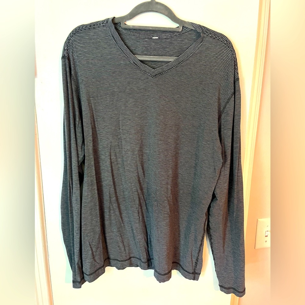Lululemon Speed Long sleeve Grey Striped V-neck Tee XL